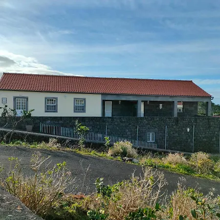Casa Dos Avos 2 *